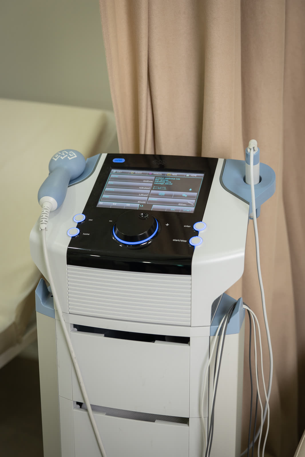 Aparat za elektroterapiju u Restart Fizio