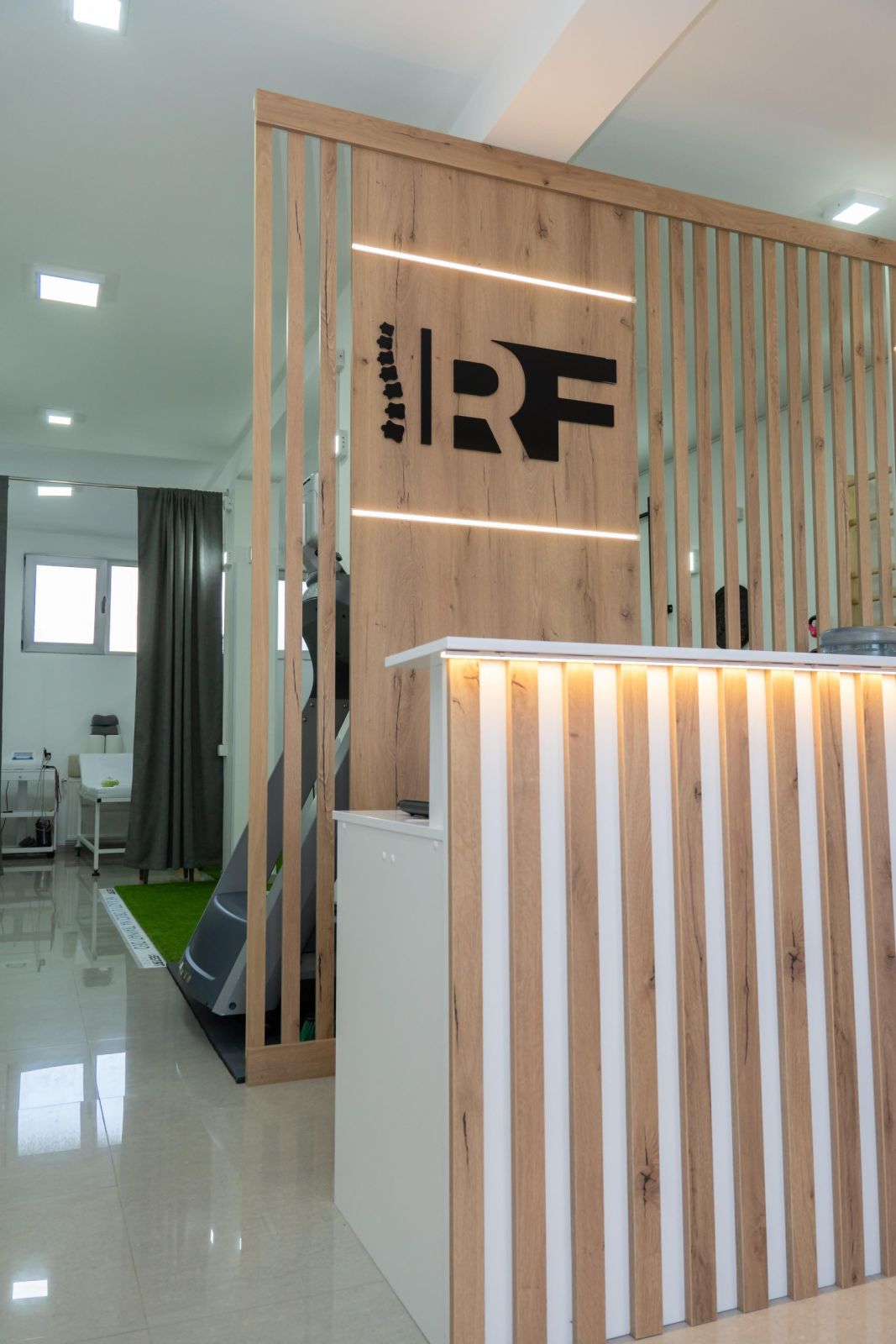 Recepcija sa logom Restart Fizio