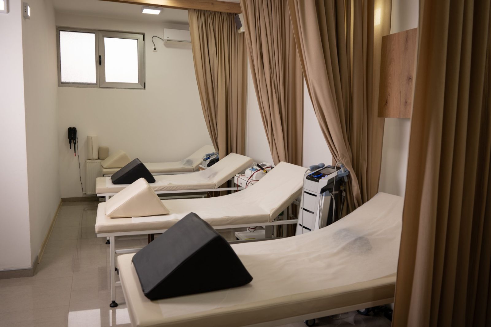 Soba za elektroterapiju sa krevetima u Restart Fizio Požarevac